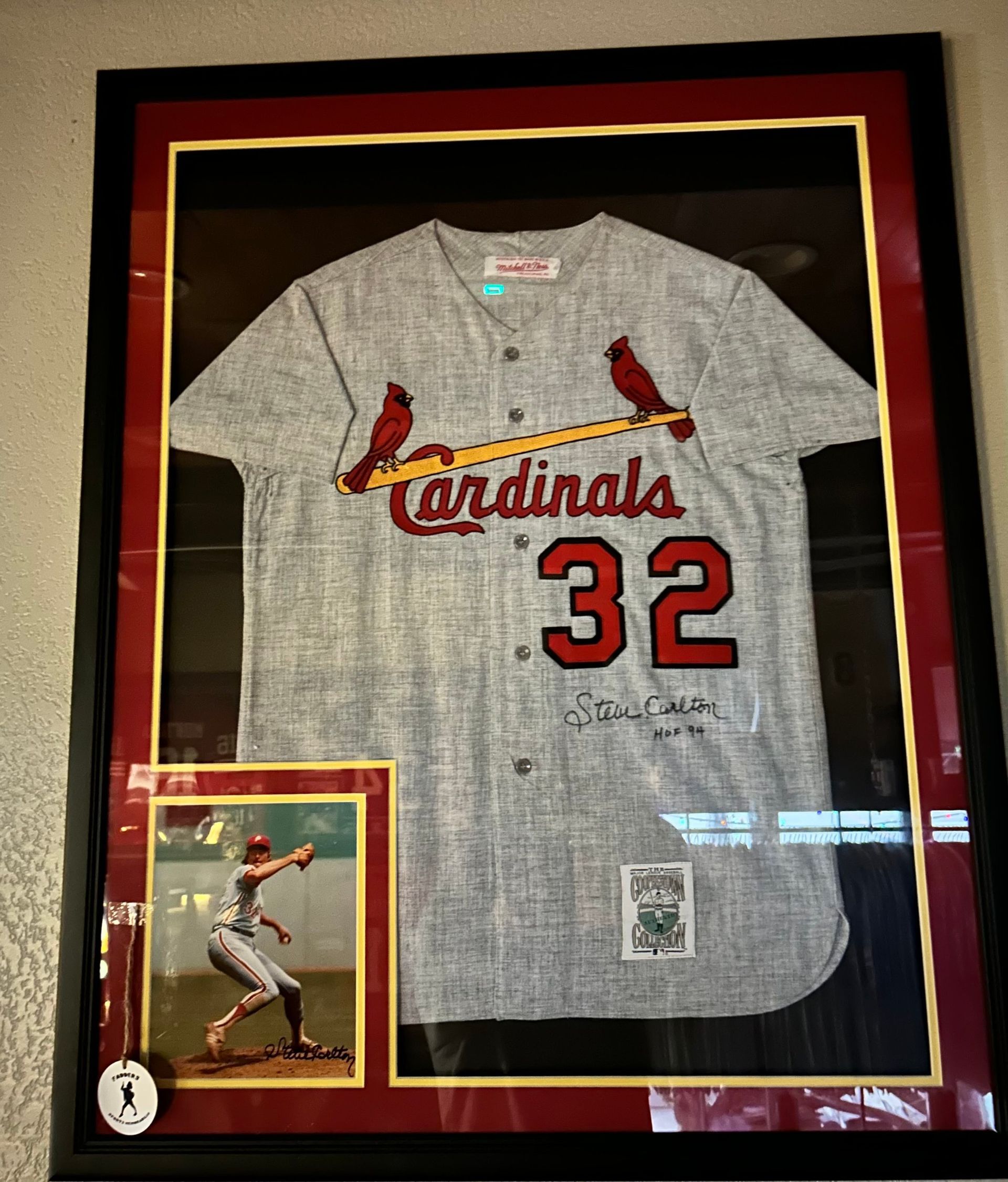 Baseball signed collectibles