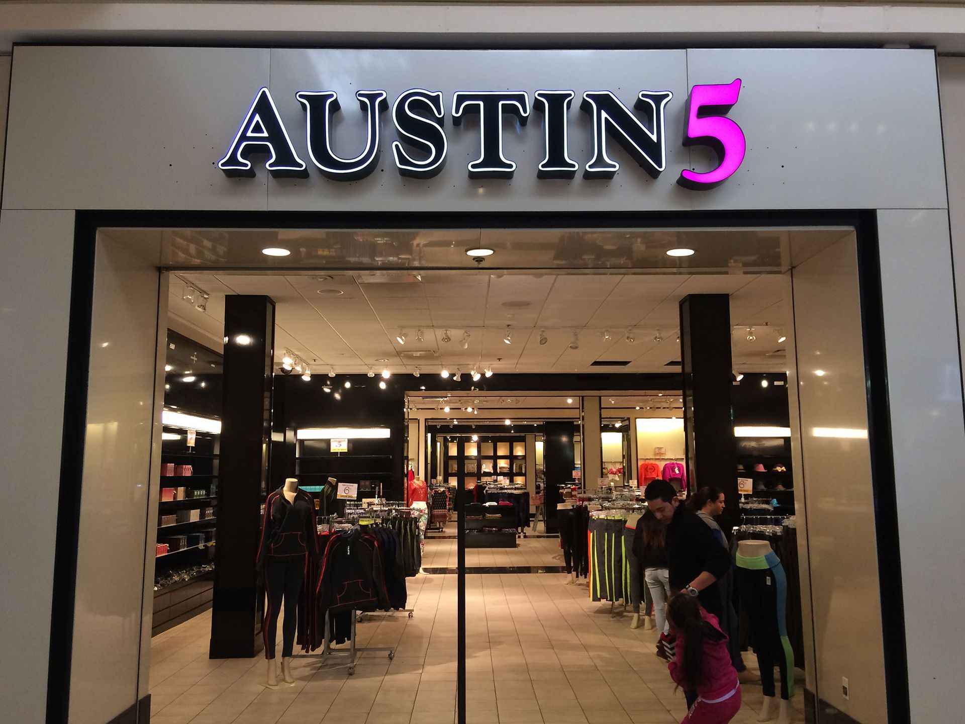 A store called Austin 5 in a mall.
