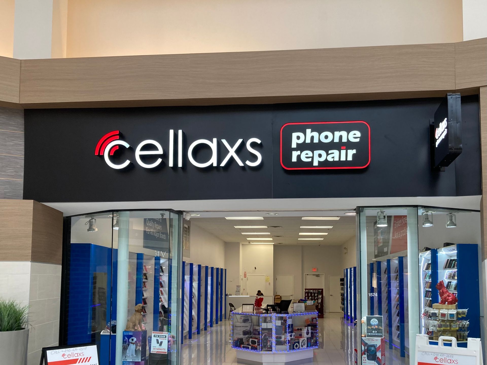 A Cellaxs phone repair store in a mall