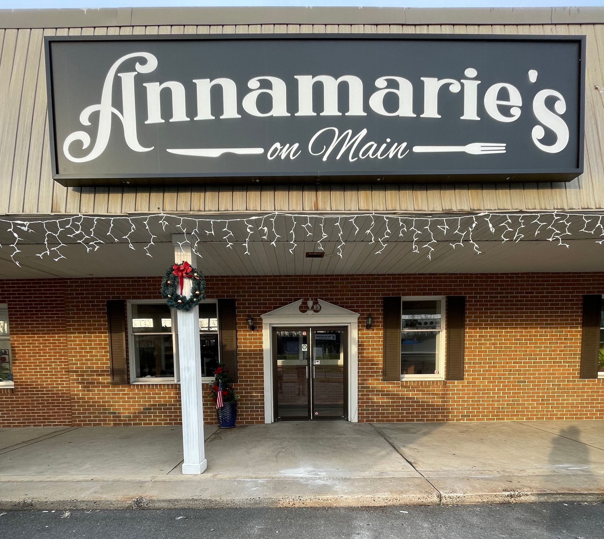 The front of annamarie 's on main restaurant