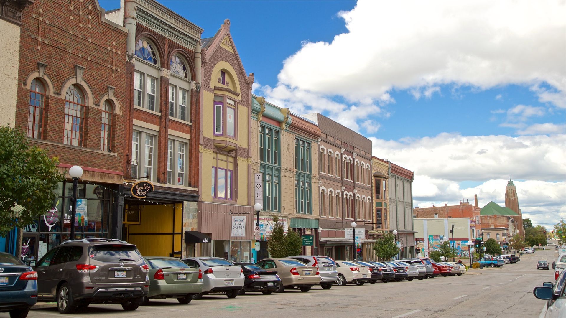 storefronts in downtown bloomington, il
