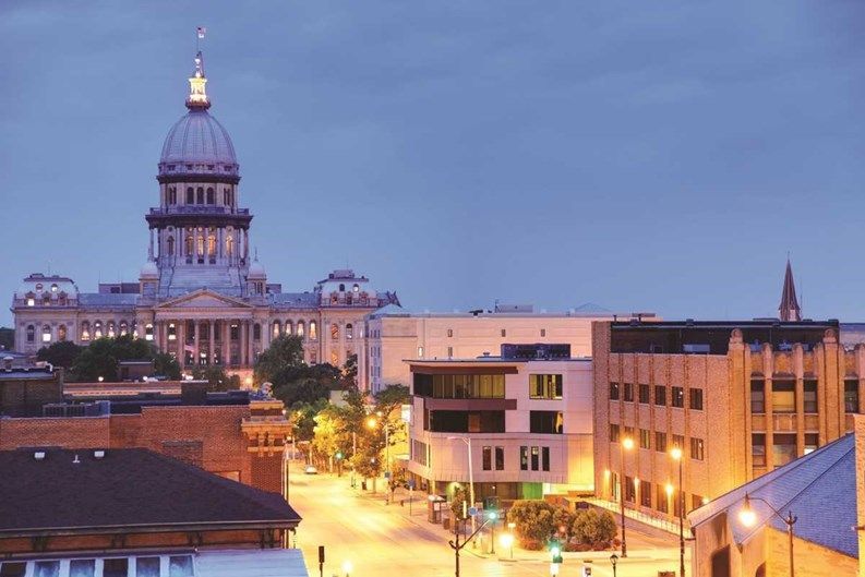 illinois state capitol building in springfield, il