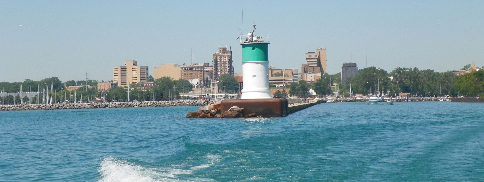waukegan harbor lighthouse in waukegan, il