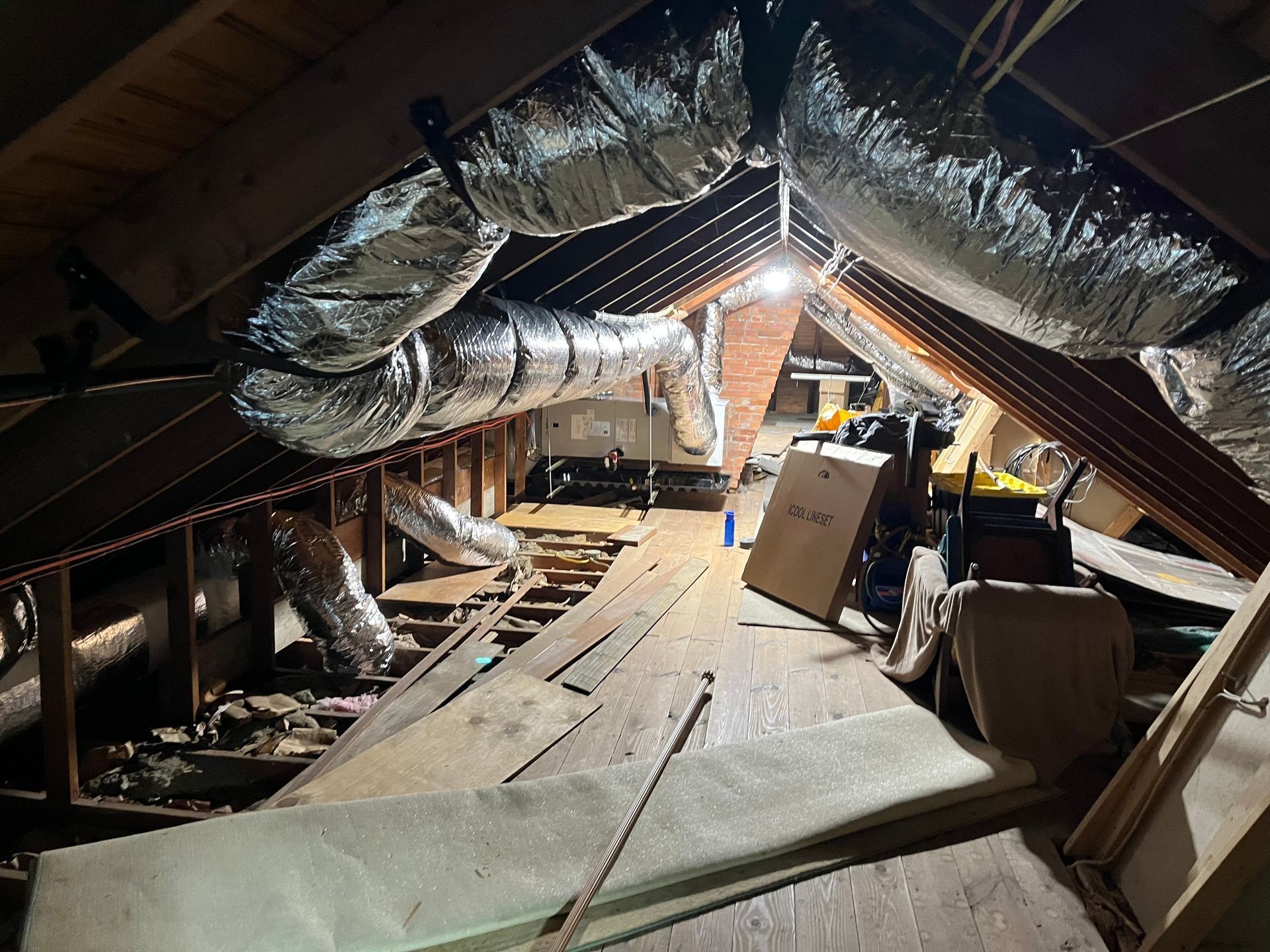 Duct distribution system and air handler